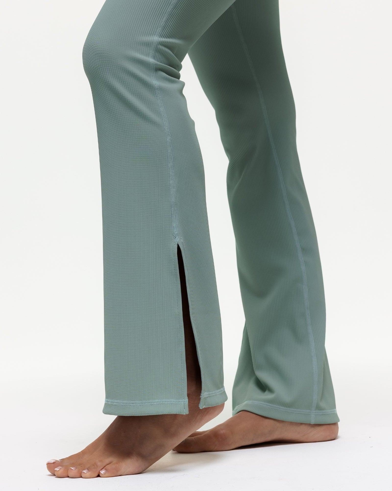 Maya Ribbed Flare Leggings - Seamoss