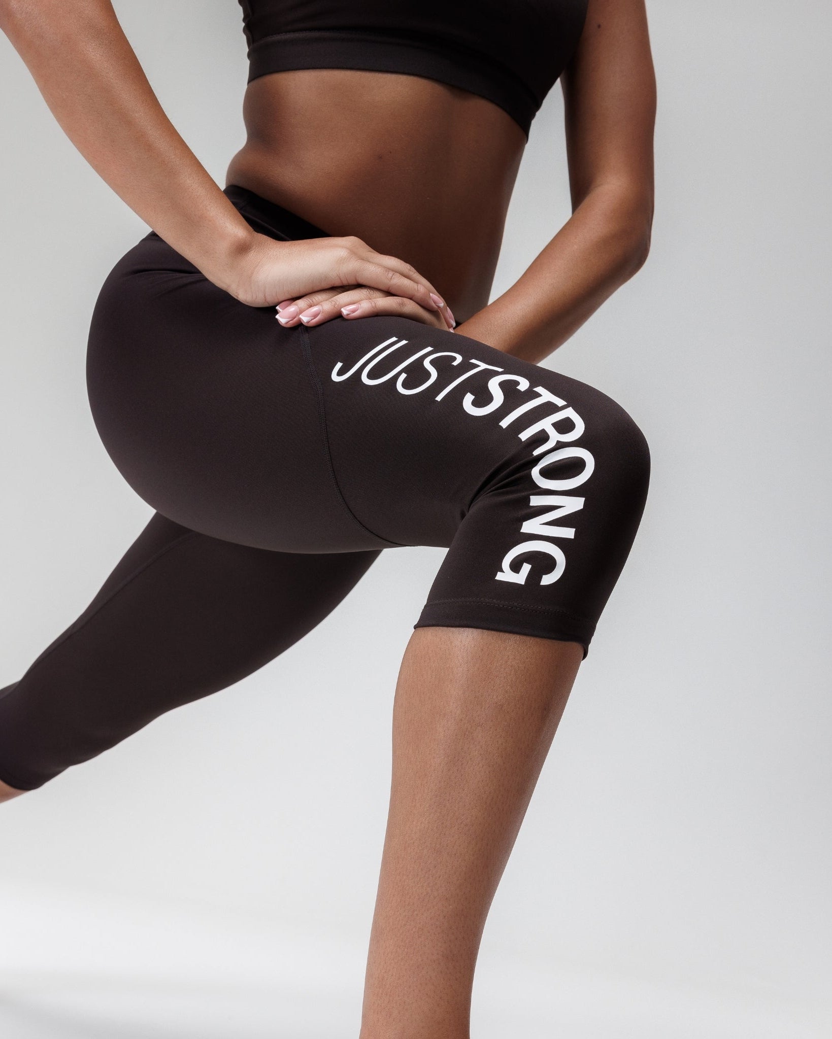 Motion Capri Leggings - Cocoa